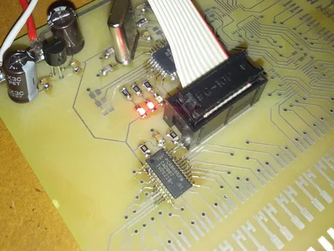 Teilbestückte Platine